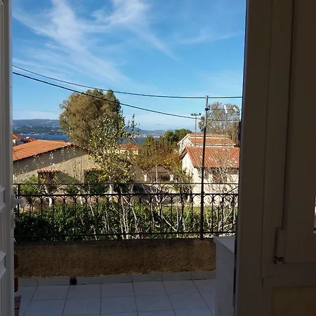 Yellow House Apartment Lassi (Kefalonia)