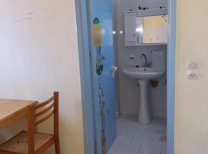 Yellow House * لاسي