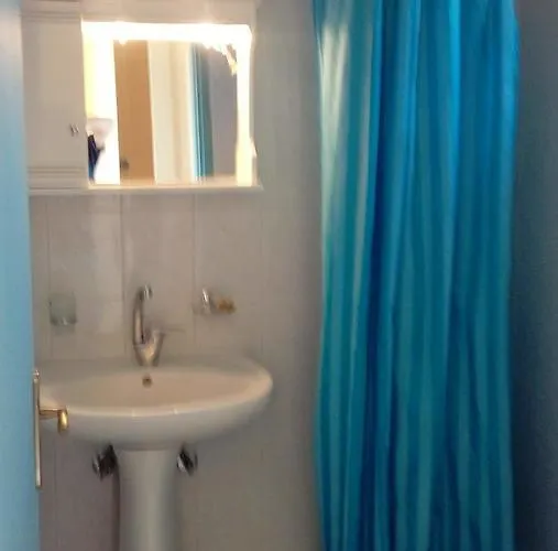 Yellow House شقة *