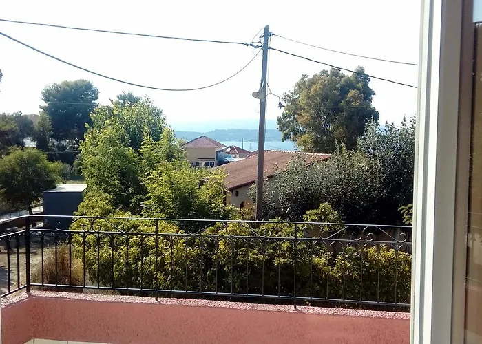 Yellow House * لاسي