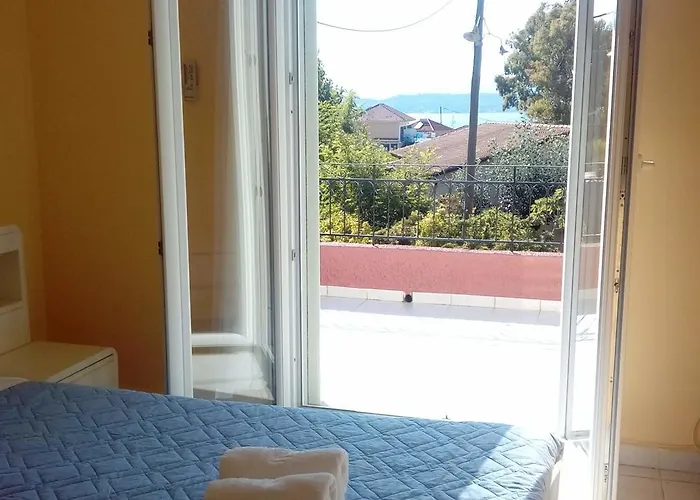 Yellow House شقة لاسي